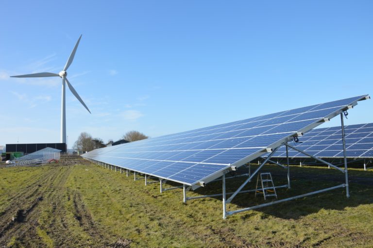 Zon Op Daken N Zon Op Land En Water Zonnepanelendelen