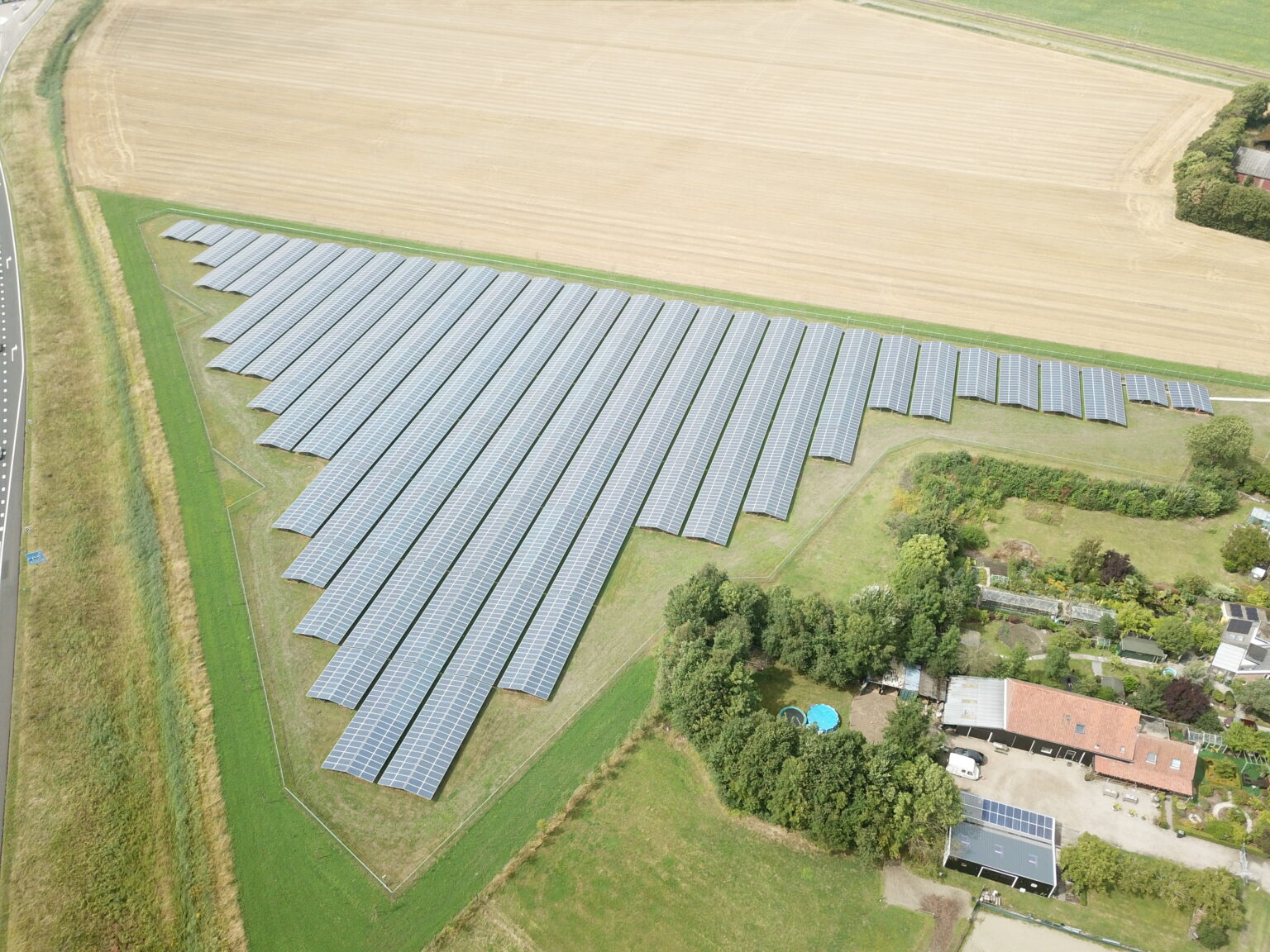 Zonnepanelendelen Investeren In Zonne Energie Van Zonnedaken En